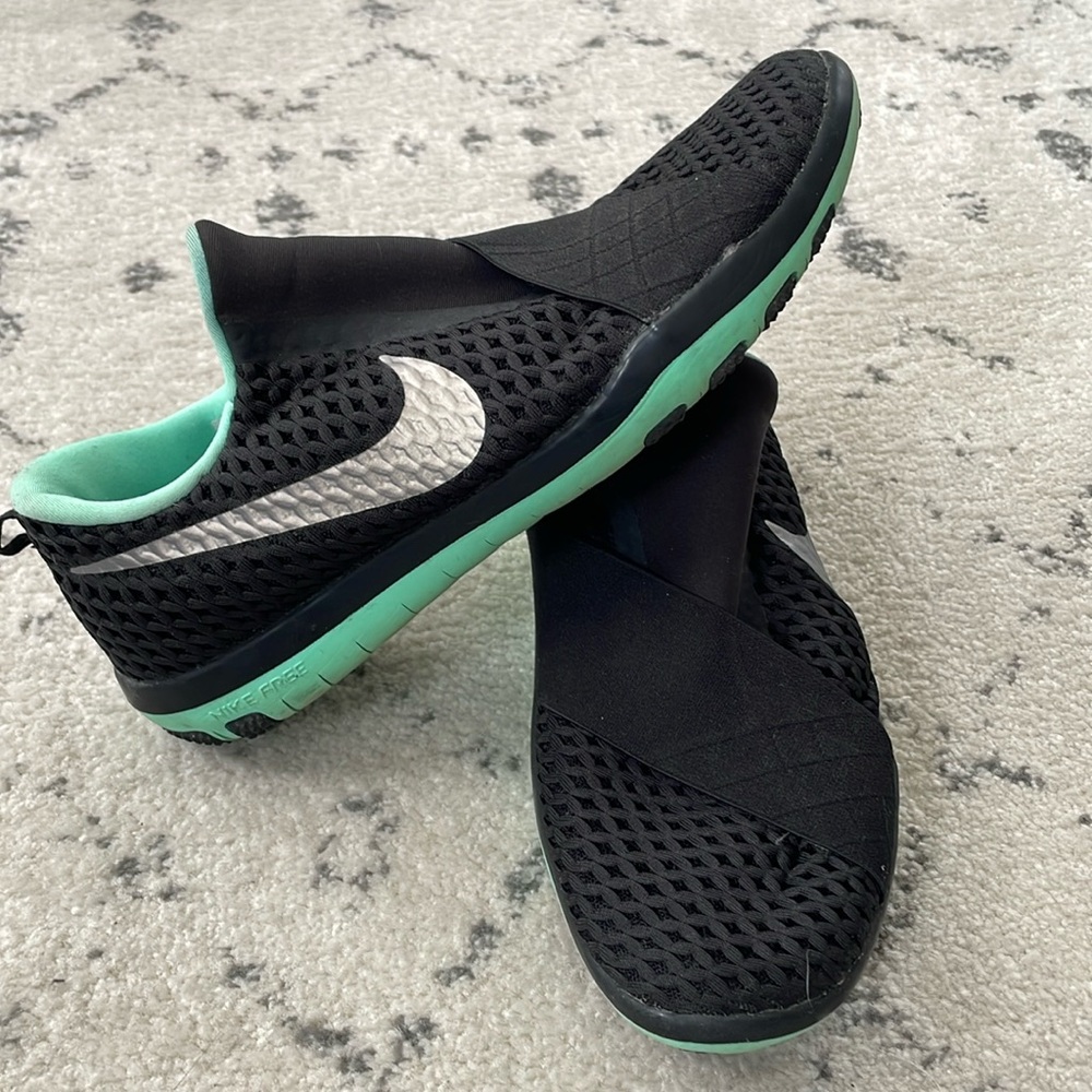 Nike slip on size 9